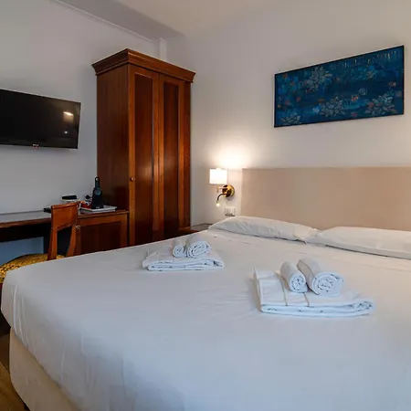 Alloggi Marinella 3*