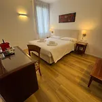 Alloggi Marinella 3*