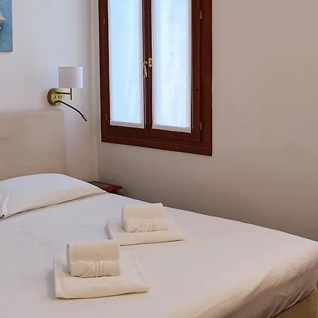 Pensjonat Alloggi Marinella 3*