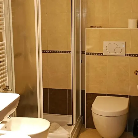 Alloggi Marinella 3*