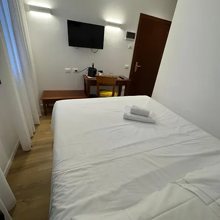 Alloggi Marinella 3*