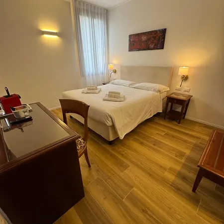 Alloggi Marinella 3*
