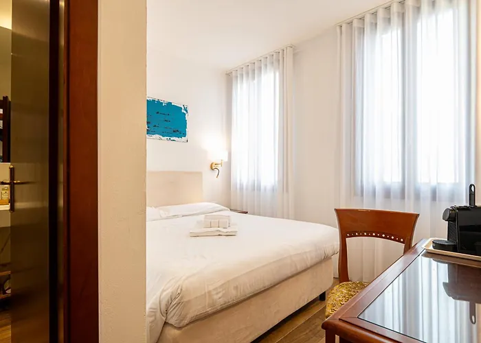 게스트하우스 Alloggi Marinella