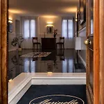 Alloggi Marinella Pensión 3*