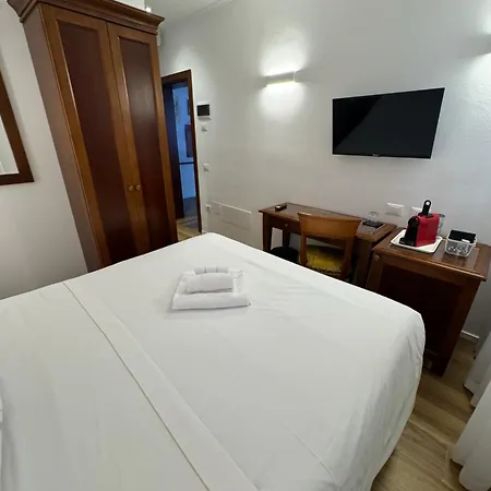Alloggi Marinella 3*