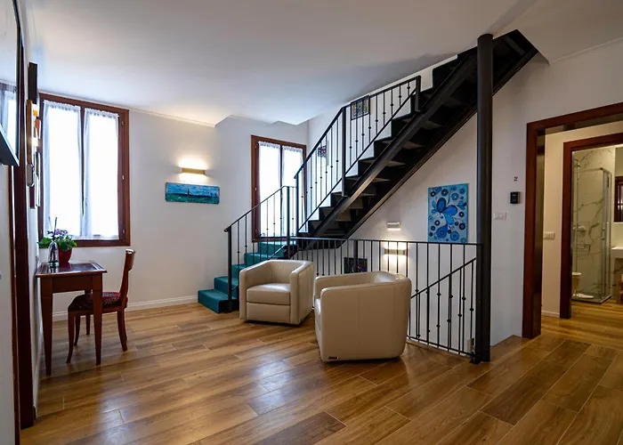 Alloggi Marinella 3*