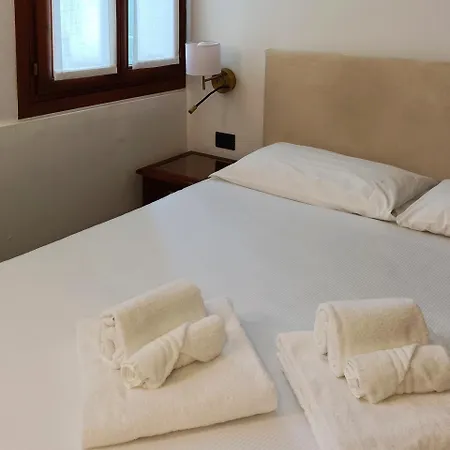 Alloggi Marinella Affittacamere Venezia